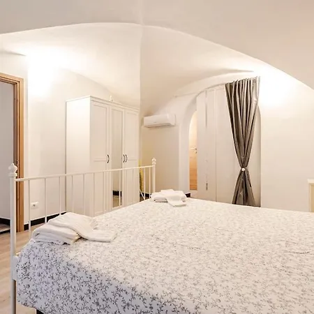 The First Porta Soprana Prione Апартаменты *