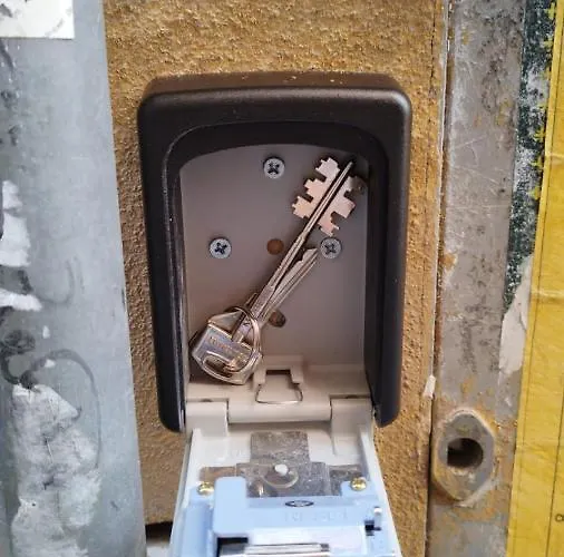 The First Porta Soprana Prione جنوة