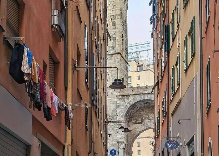 The First Porta Soprana Prione جنوة