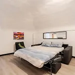 Apartment The First Porta Soprana Prione