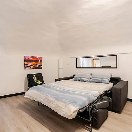 Apartment The First Porta Soprana Prione