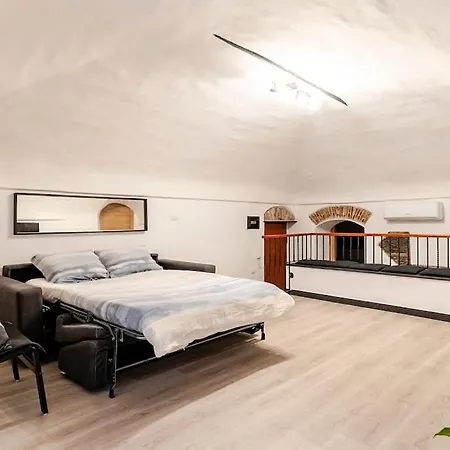 Apartment The First Porta Soprana Prione *