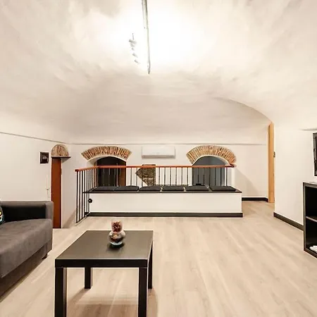 Apartment The First Porta Soprana Prione